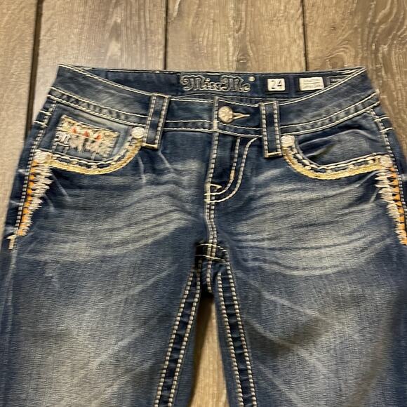 Miss Me Embellished Signature Cuffed Capri Women's Size 24 - Picture 2 of 9